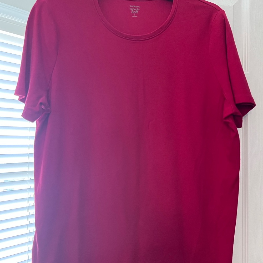 Kim Rogers Women’s Short Sleeve Crew Tee in Red